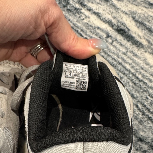 Reebok White and Black Running Sneakers - Picture 5 of 5